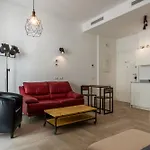 Guesthost - Ostiense Modern Apartment Rom