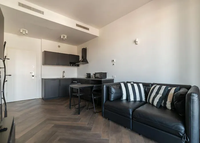 Guesthost - Ostiense Modern Lägenhet *